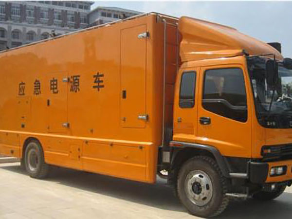 青湖路街道冬季柴油发电机启动前,如何检查燃油系统中的积水?